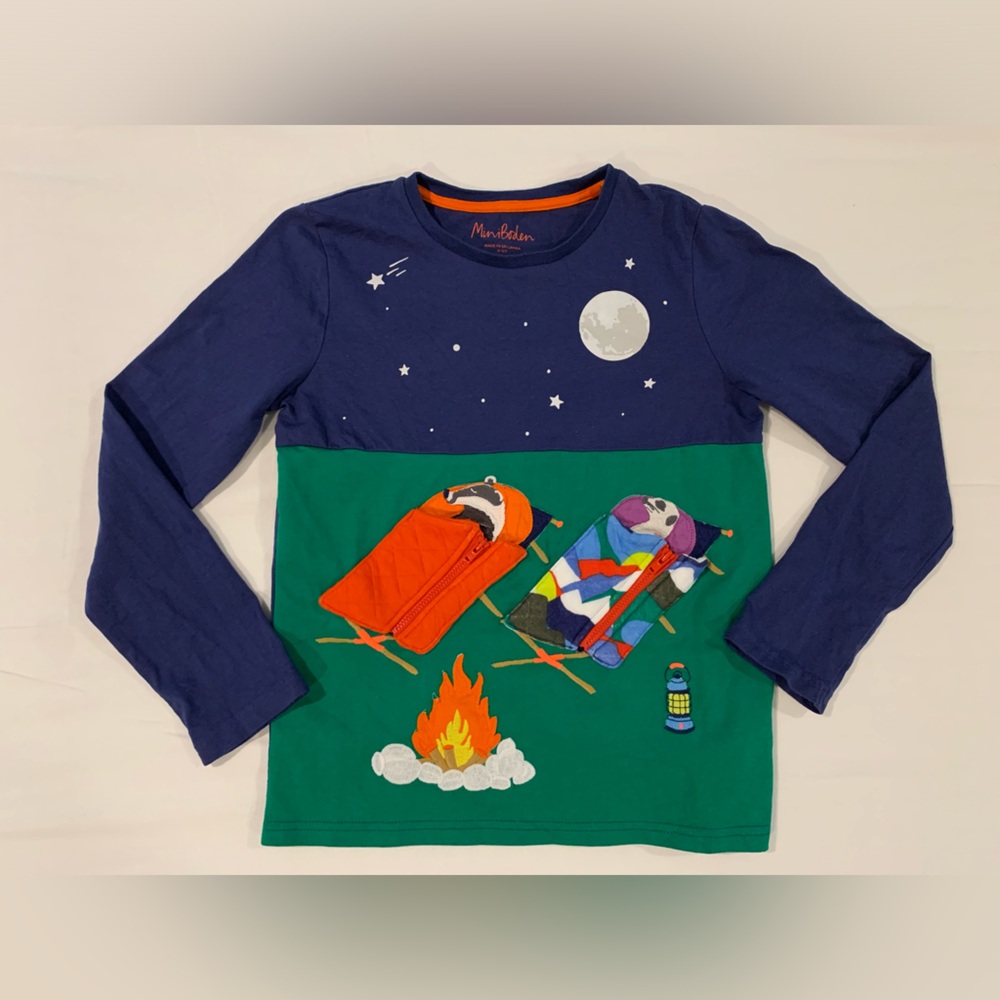 Mini Boden 9-10 cotton tee, embroidered camping scene, fun zipper feature